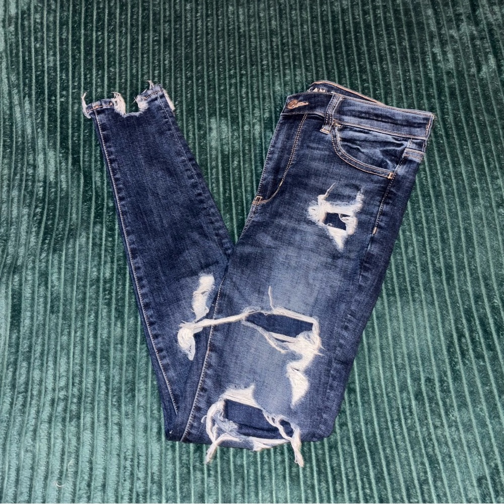 Women’s American Eagle Super High Rise Distressed Jeggings